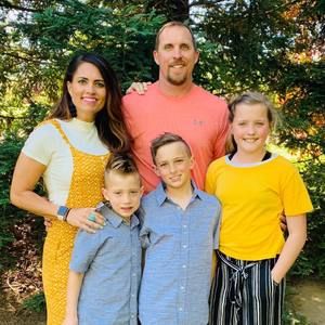 Meet your Posher, Cami